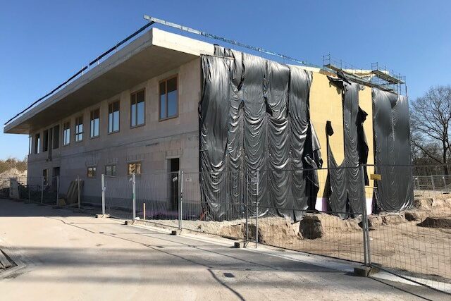 Direkt ans DAV-Gebäude soll sich künftig eine große Turnhalle für die Vereine der Stadt anschließen. Foto: A. Knisch Direkt ans DAV-Gebäude soll sich künftig eine große Turnhalle für die Vereine der Stadt anschließen. Foto: A. Knisch