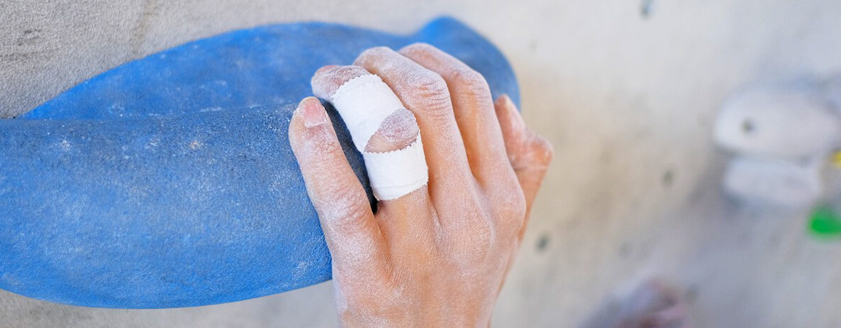 Fingerverletzungen sind beim Klettern oder Bouldern oft an der Tagesordnung - müssten es aber nicht sein. Foto: S. Burmester